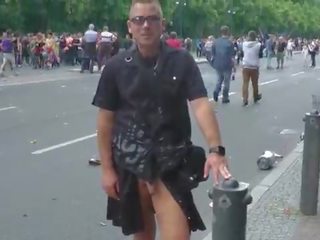 Csd berlino pubblico lampeggiante il prossimo a il brandenburger tor